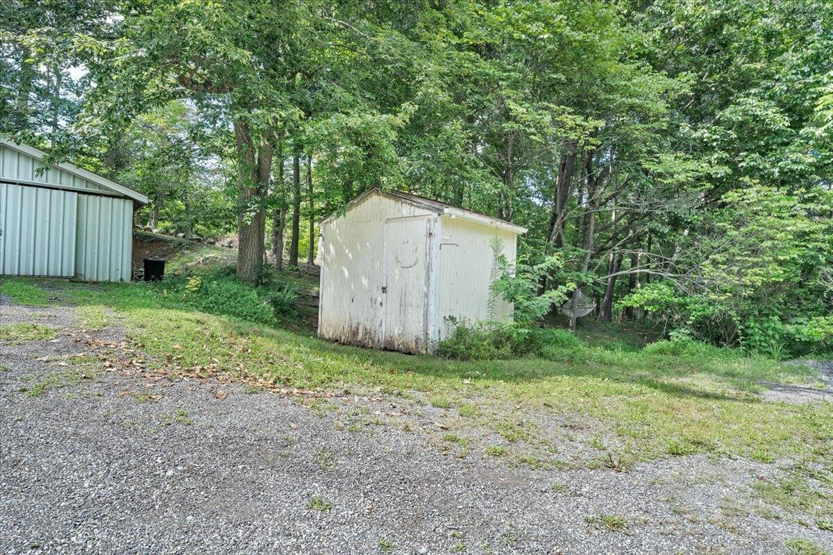 912 Little Catawba Creek RD - Photo 32