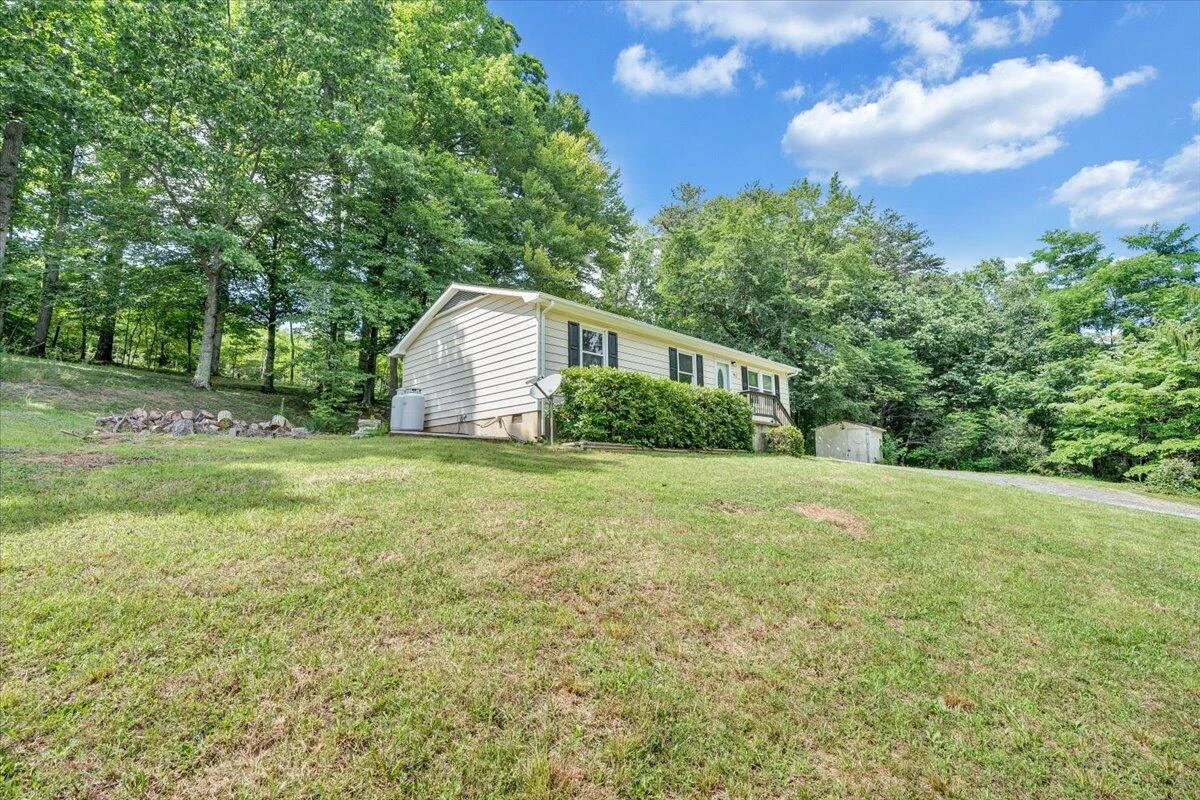 912 Little Catawba Creek RD - Photo 35