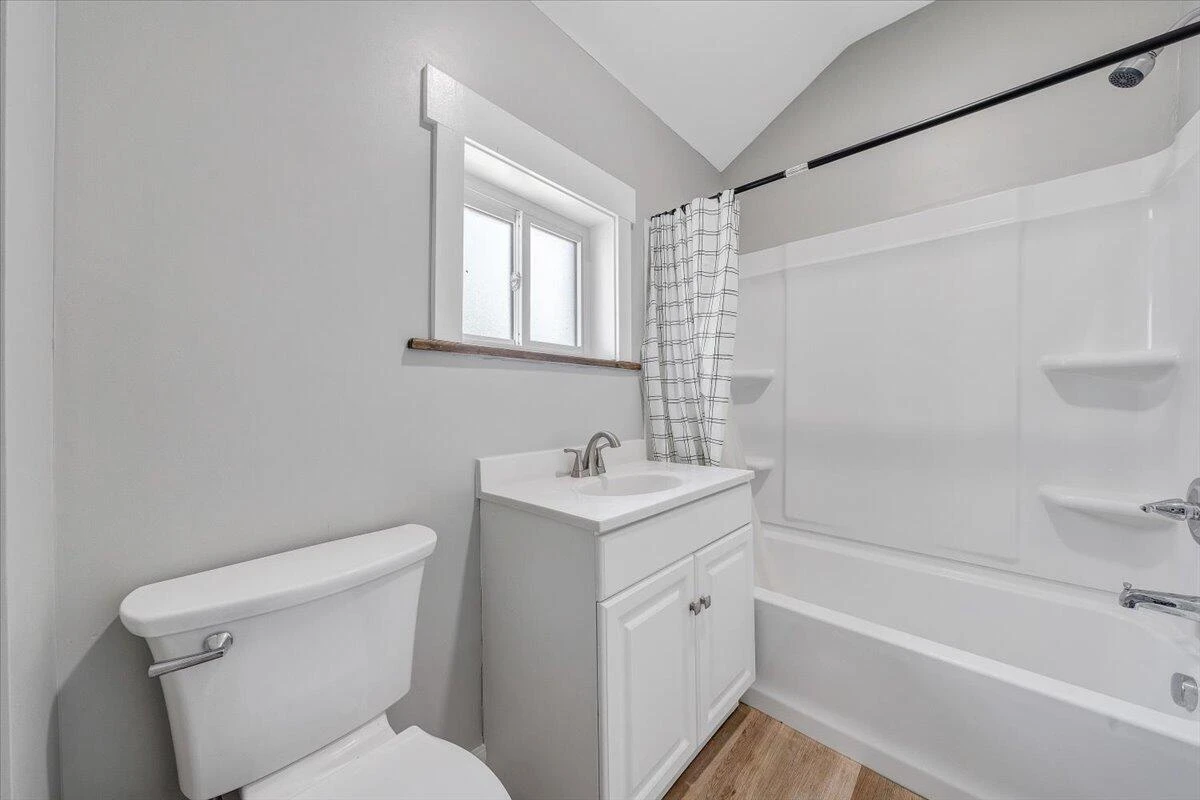 705 Virginia AVE - Photo 14