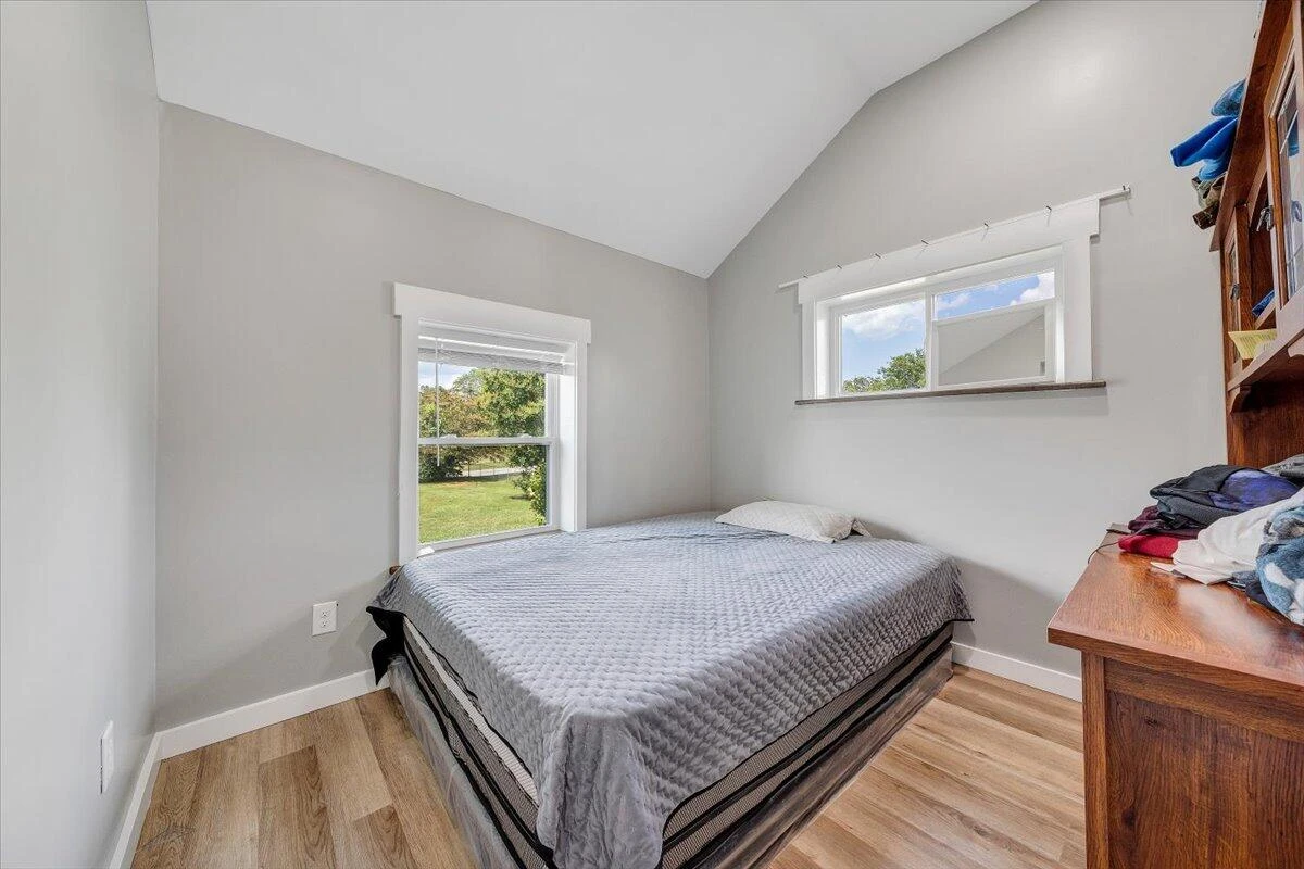 705 Virginia AVE - Photo 17