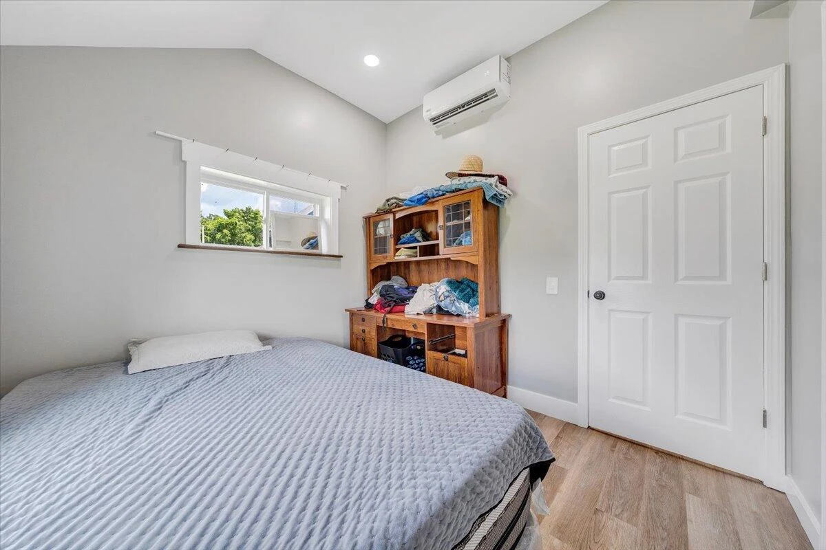 705 Virginia AVE - Photo 18