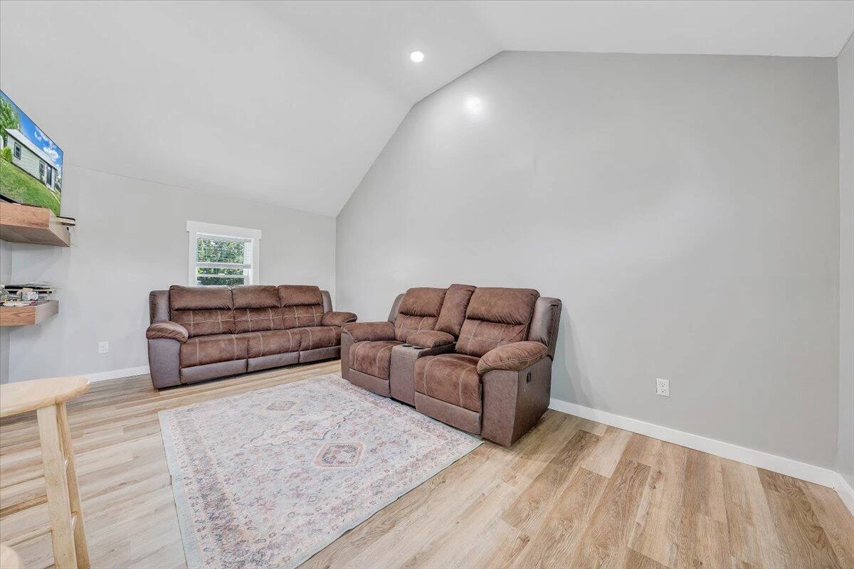 705 Virginia AVE - Photo 5
