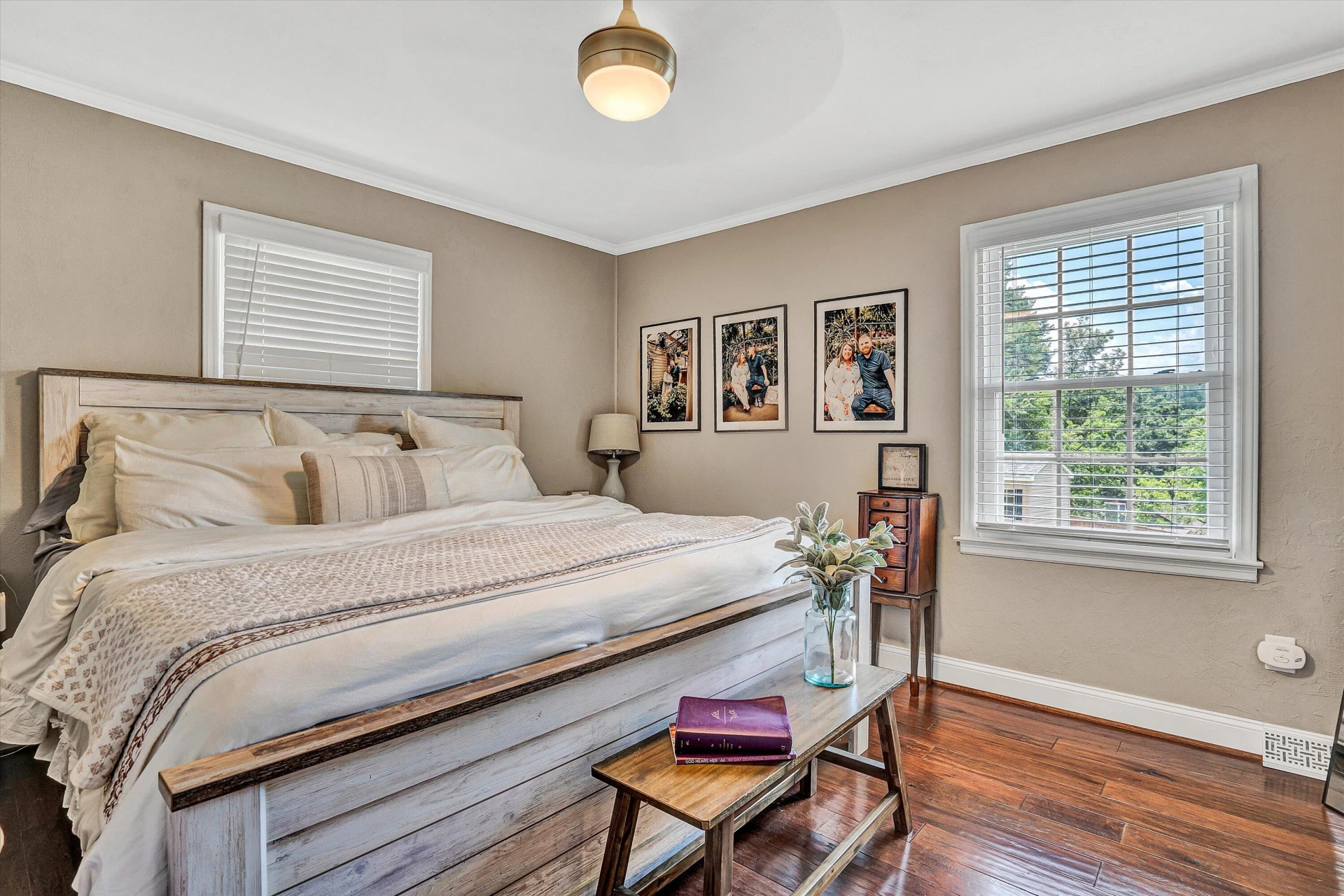 242 Woodlawn AVE - Photo 18