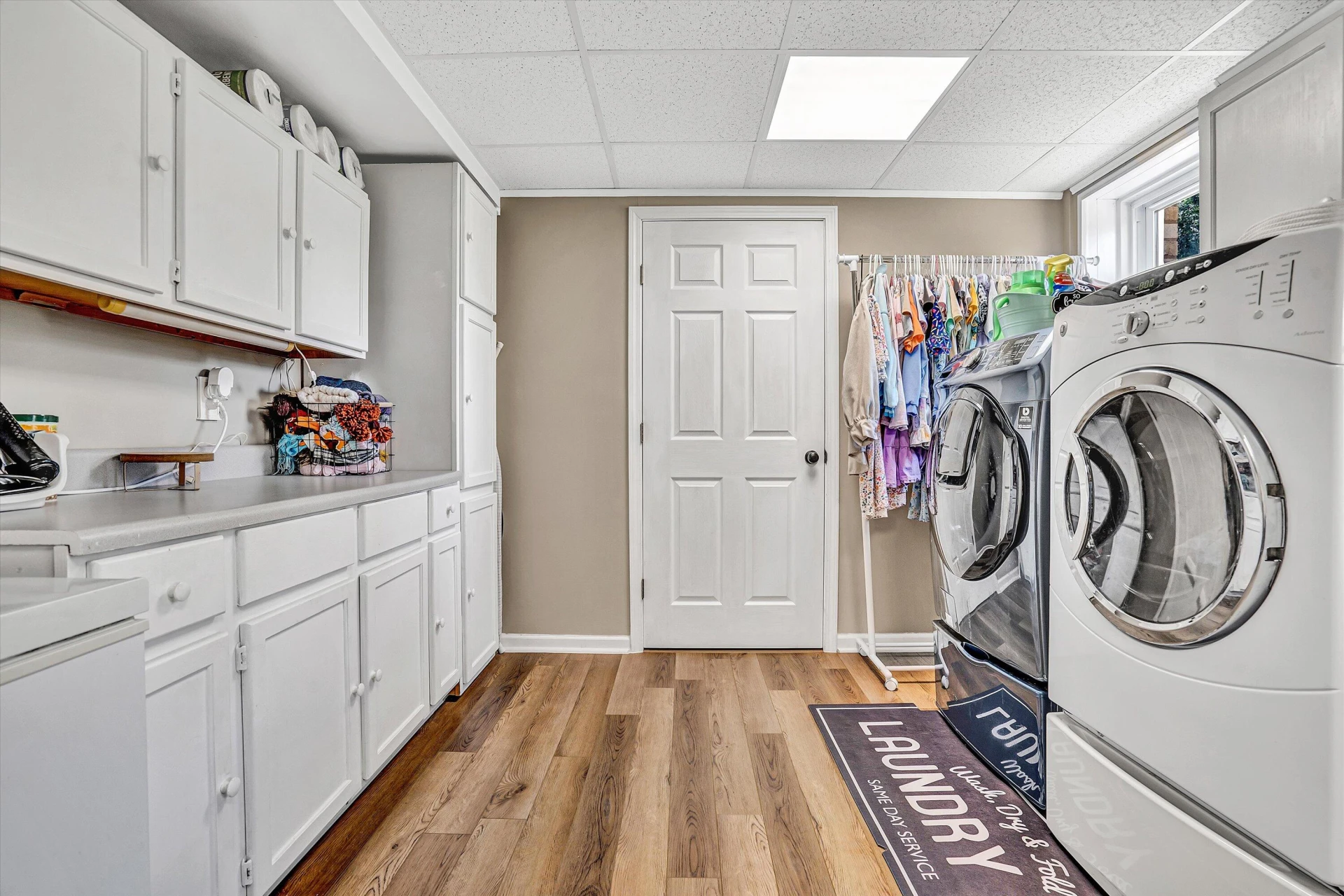 242 Woodlawn AVE - Photo 28