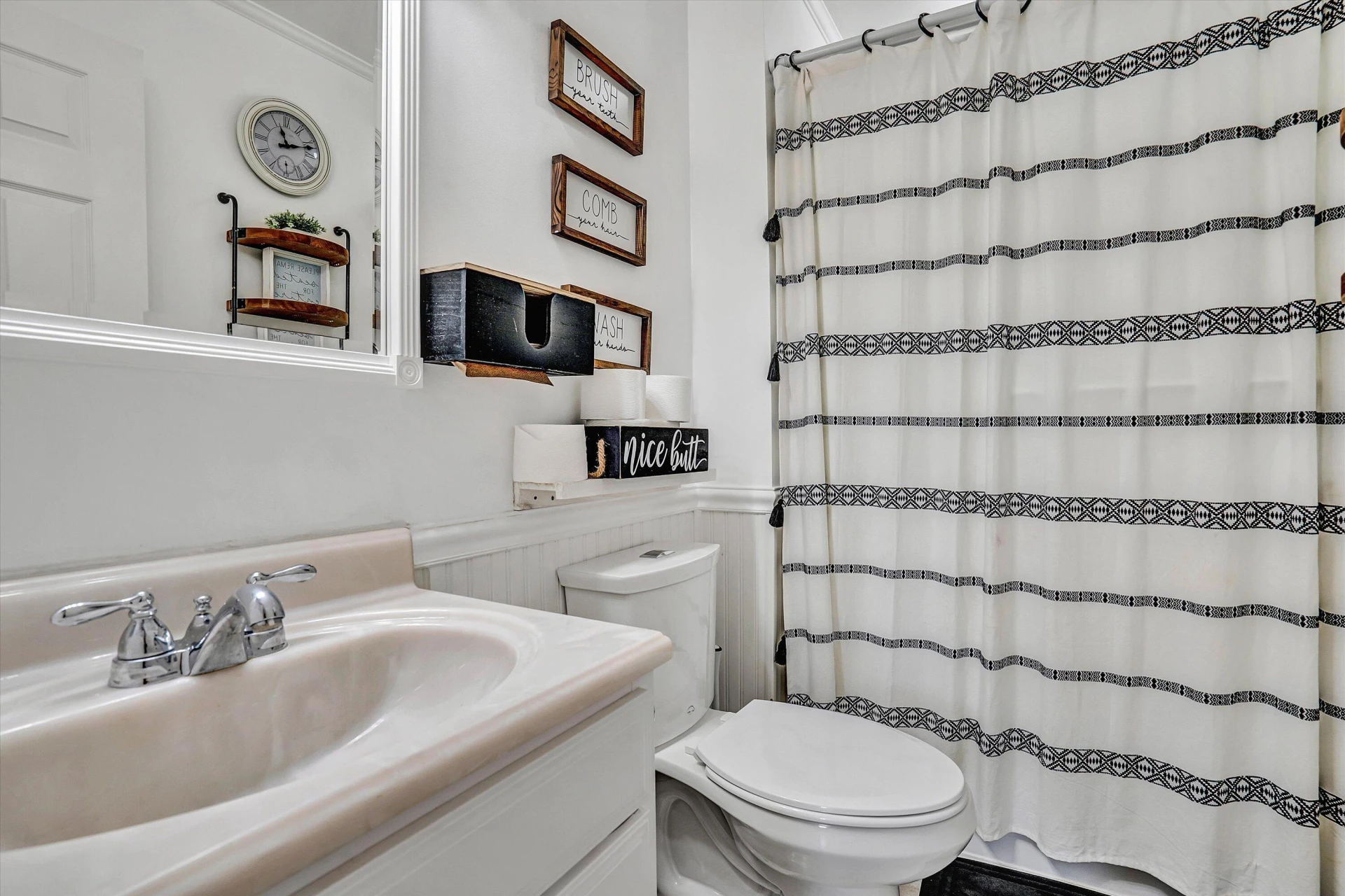242 Woodlawn AVE - Photo 30