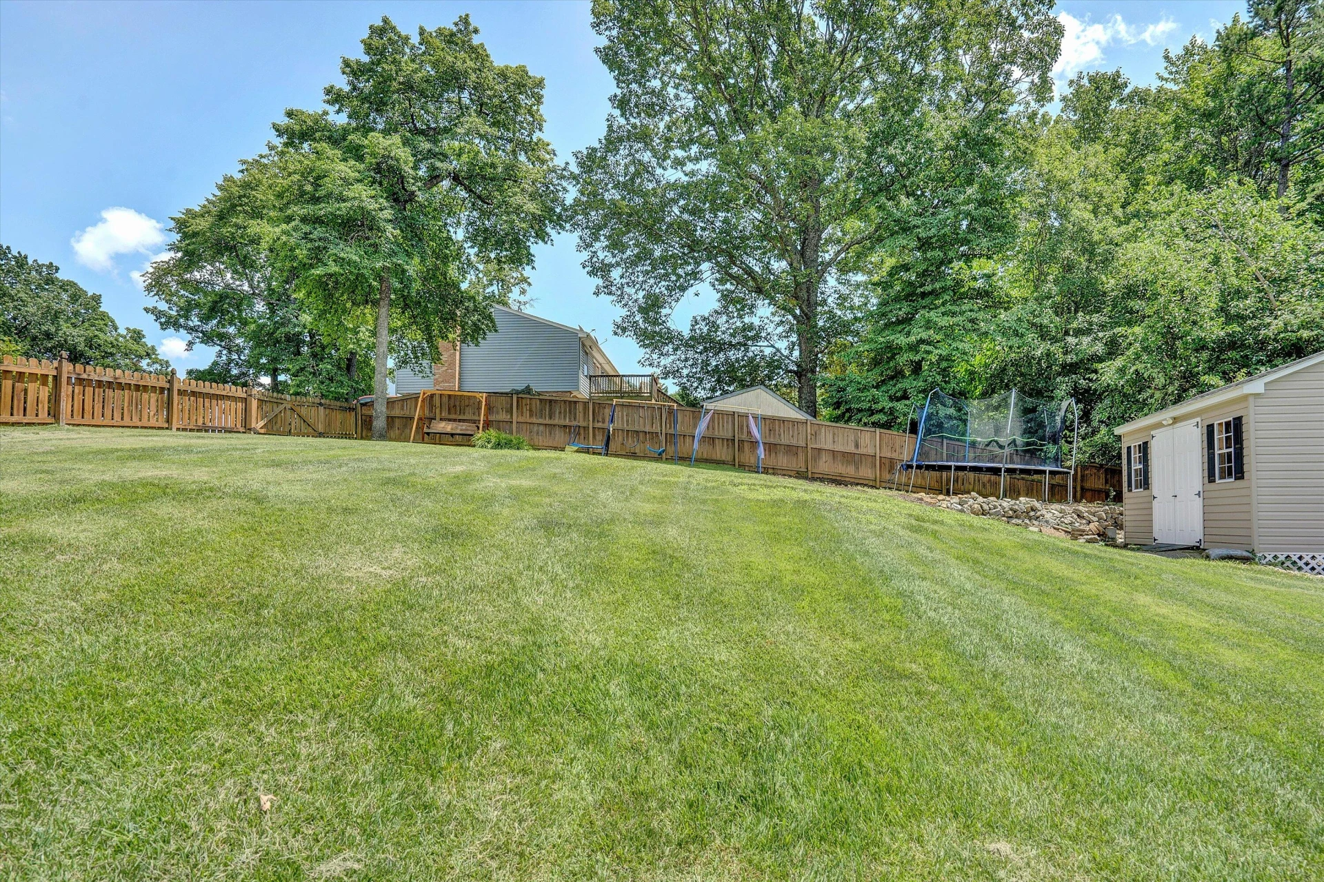 242 Woodlawn AVE - Photo 35