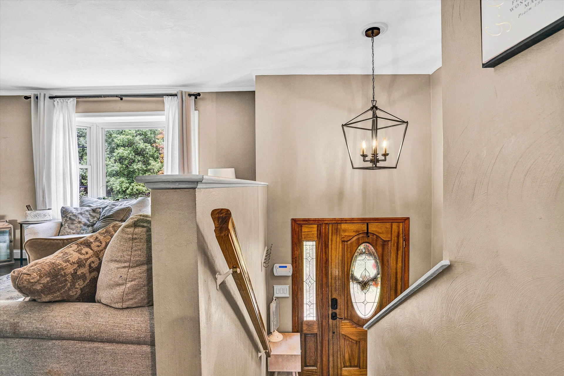242 Woodlawn AVE - Photo 4