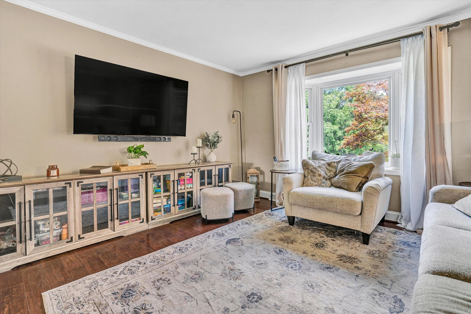 242 Woodlawn AVE - Photo 5