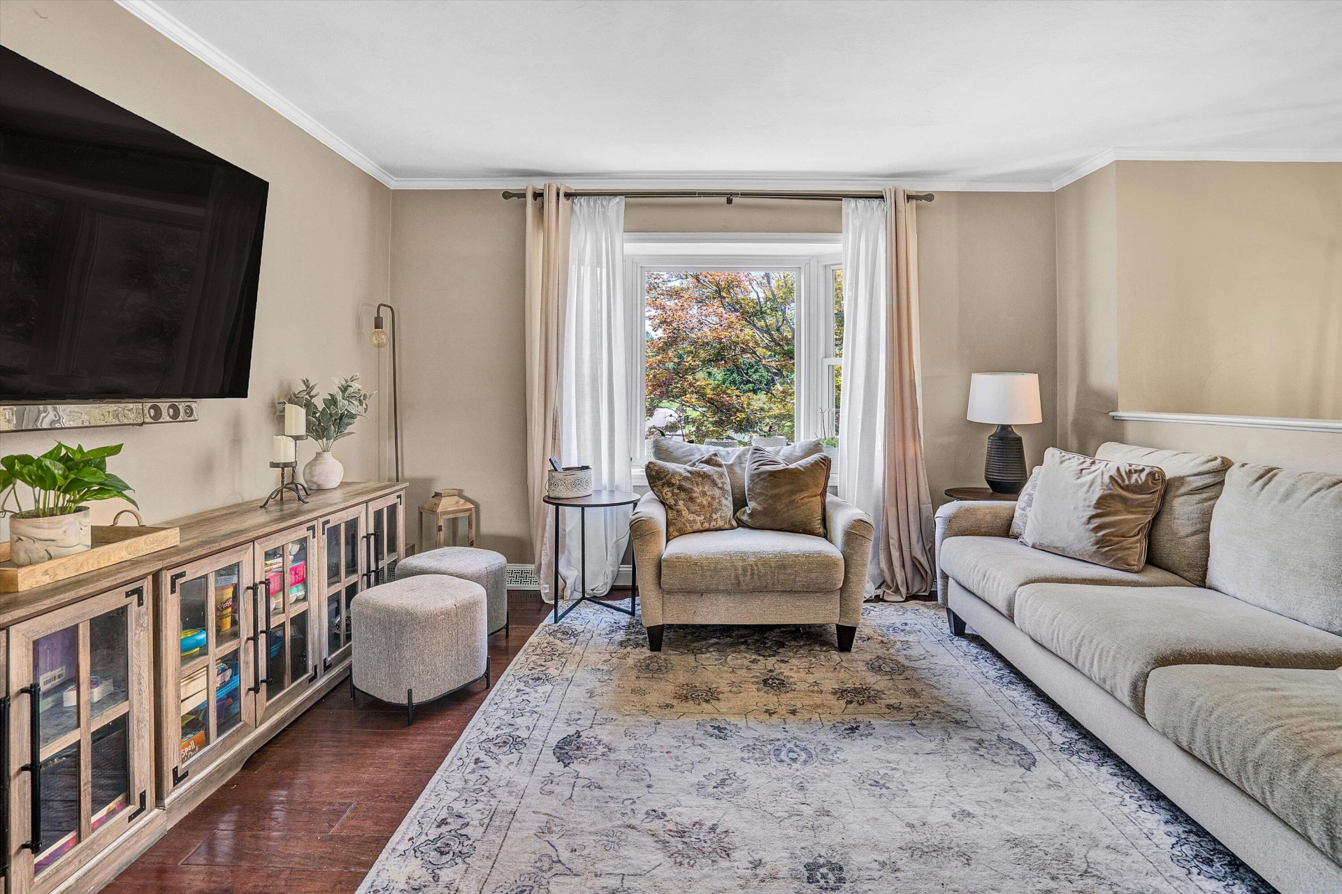 242 Woodlawn AVE - Photo 6