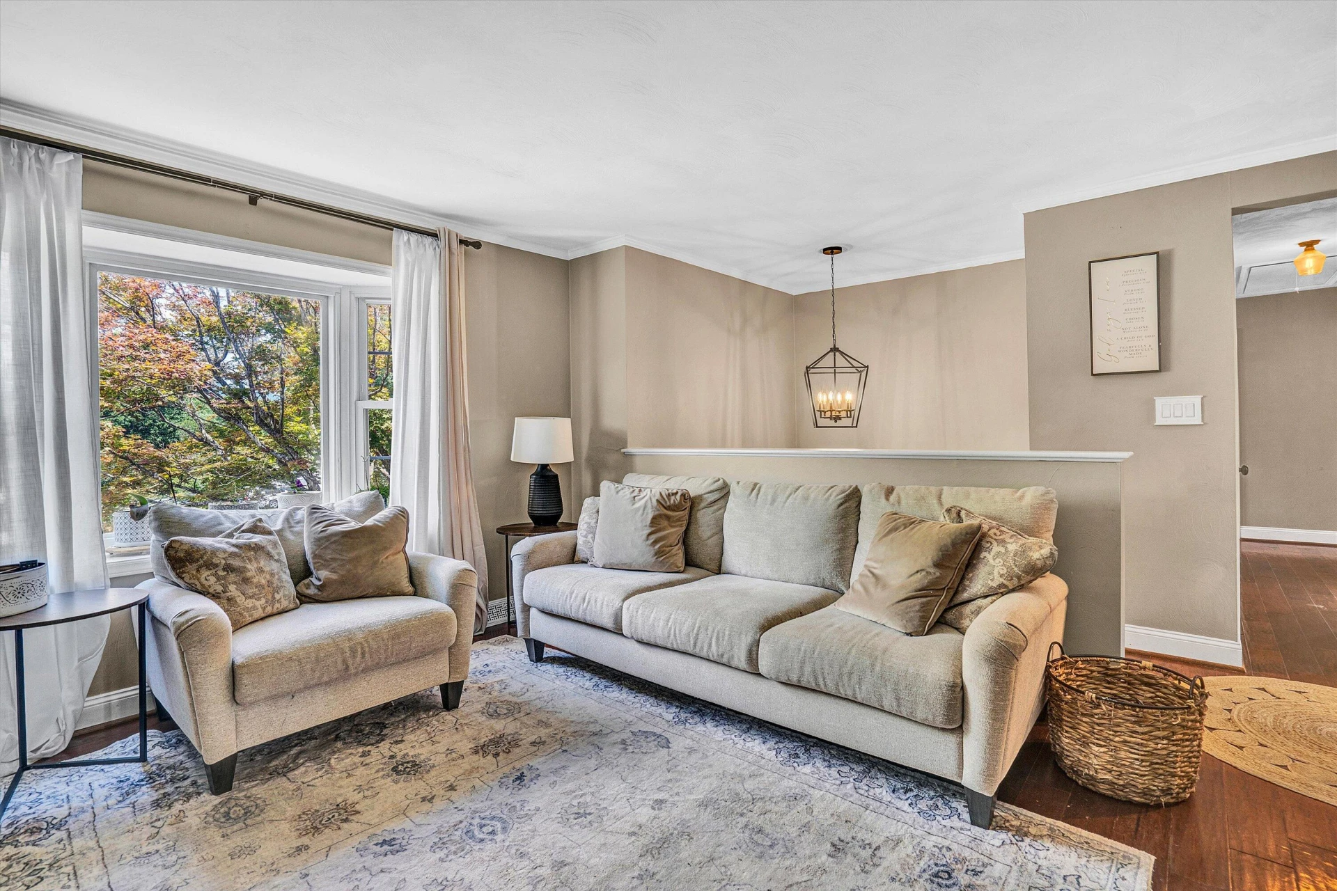 242 Woodlawn AVE - Photo 7