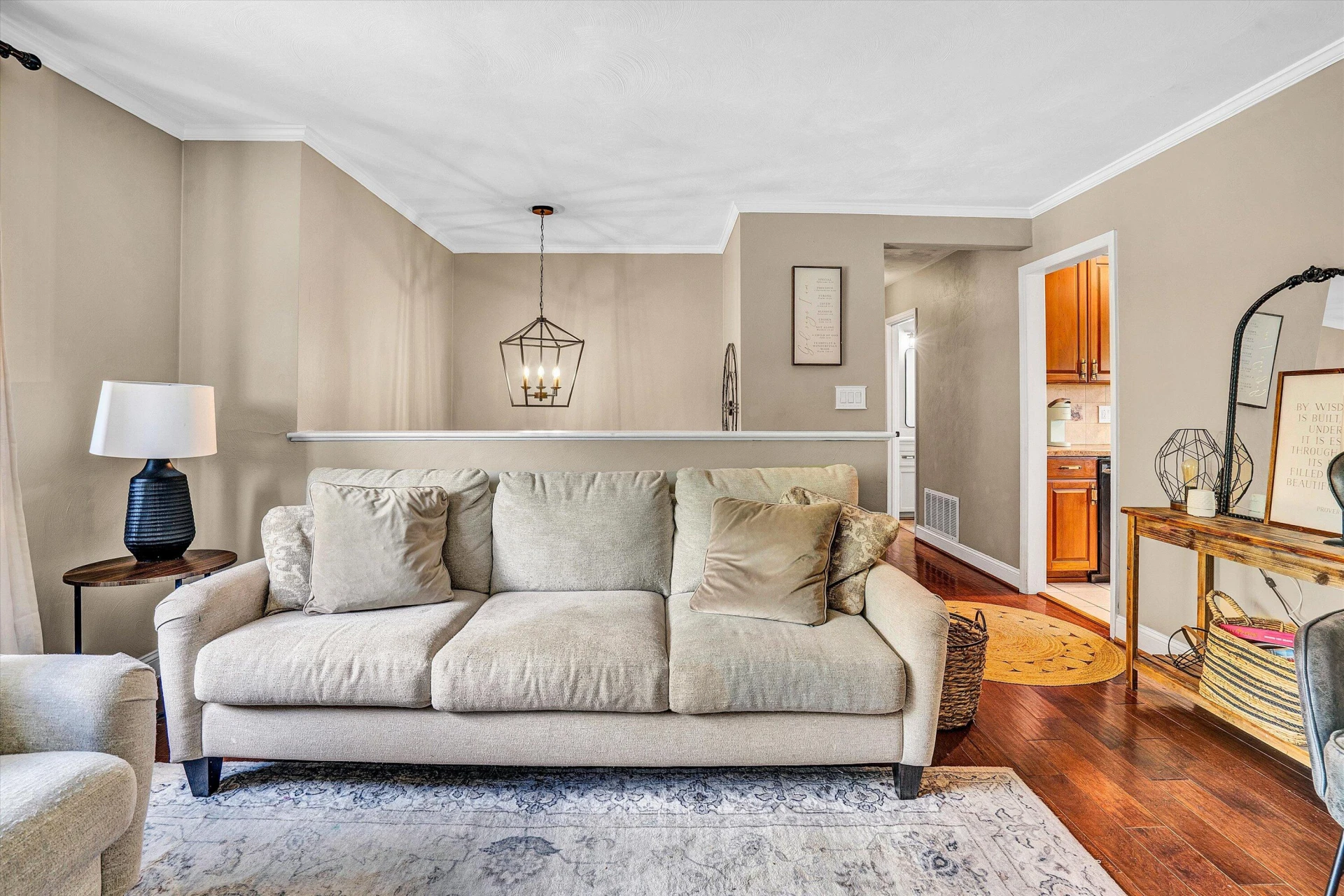 242 Woodlawn AVE - Photo 8