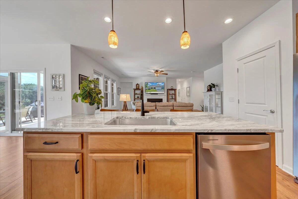 2153 Kings Walk DR NE - Photo 15