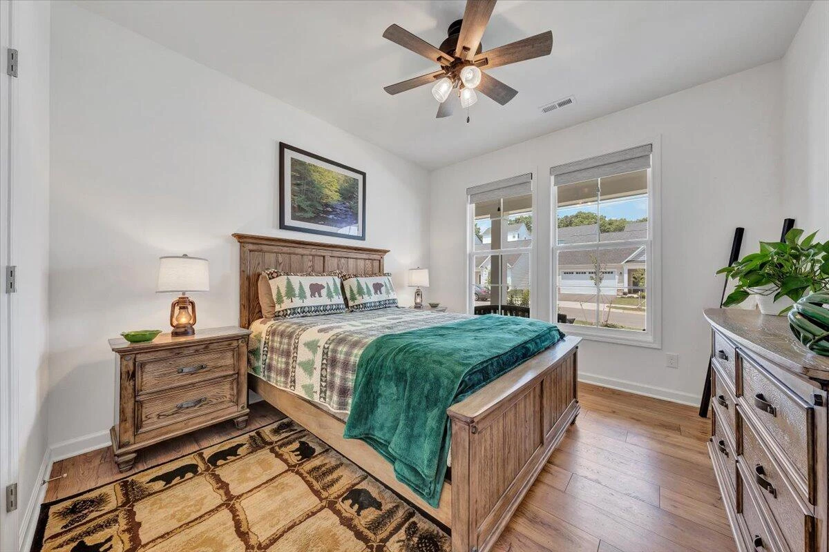 2153 Kings Walk DR NE - Photo 23