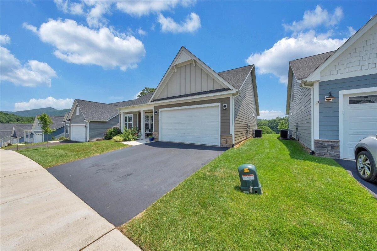 2153 Kings Walk DR NE - Photo 37