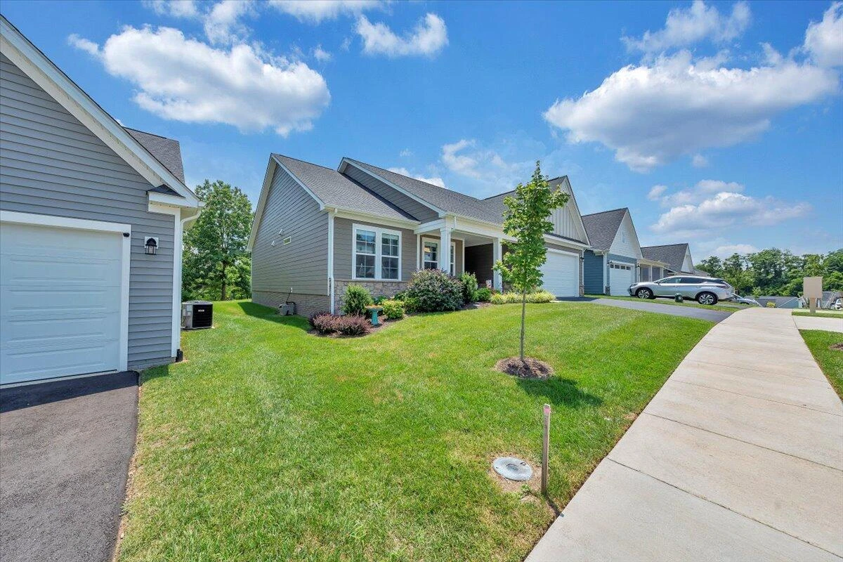 2153 Kings Walk DR NE - Photo 39
