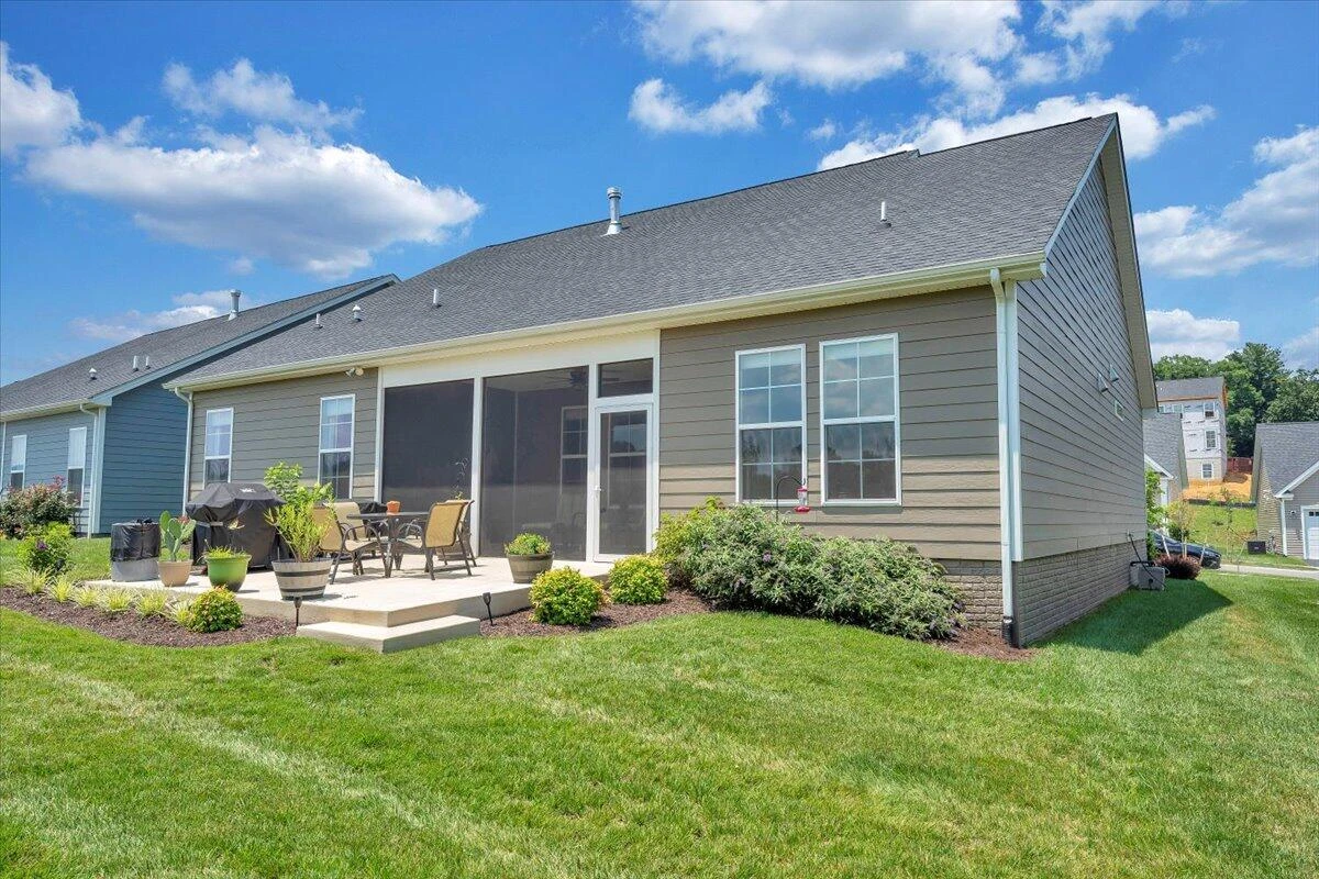 2153 Kings Walk DR NE - Photo 43