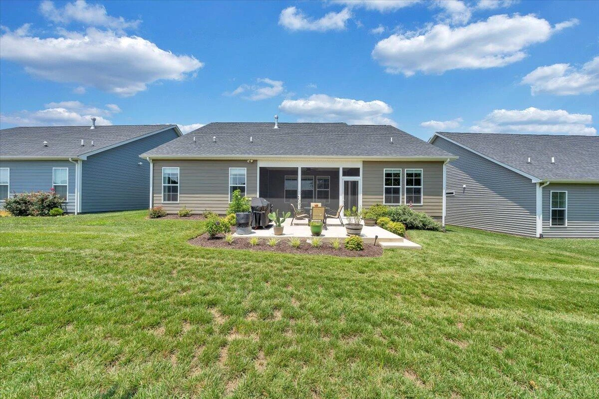 2153 Kings Walk DR NE - Photo 44