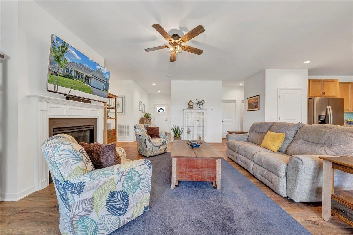 2153 Kings Walk DR NE - Photo 9