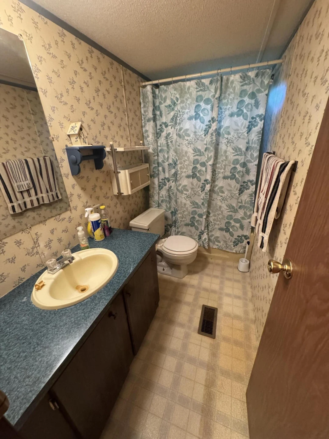 1397 Woodcroft DR - Photo 8