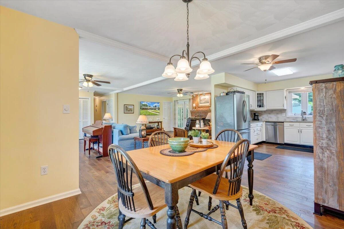 136 Grimes ST - Photo 15