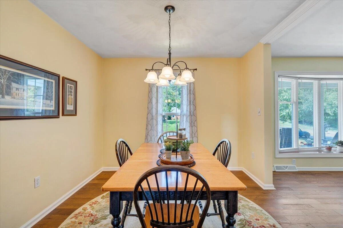 136 Grimes ST - Photo 16
