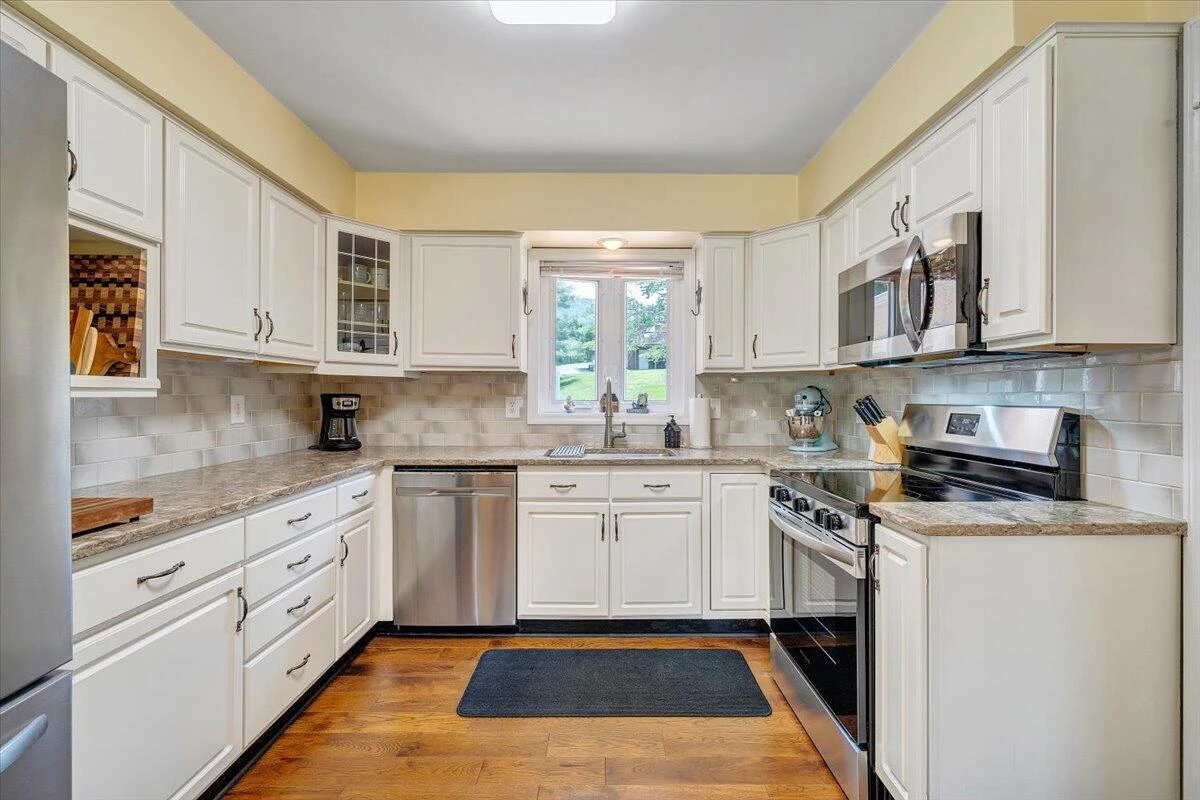 136 Grimes ST - Photo 18