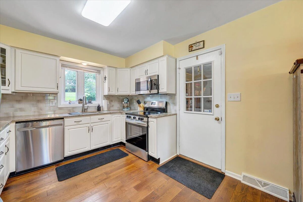 136 Grimes ST - Photo 20