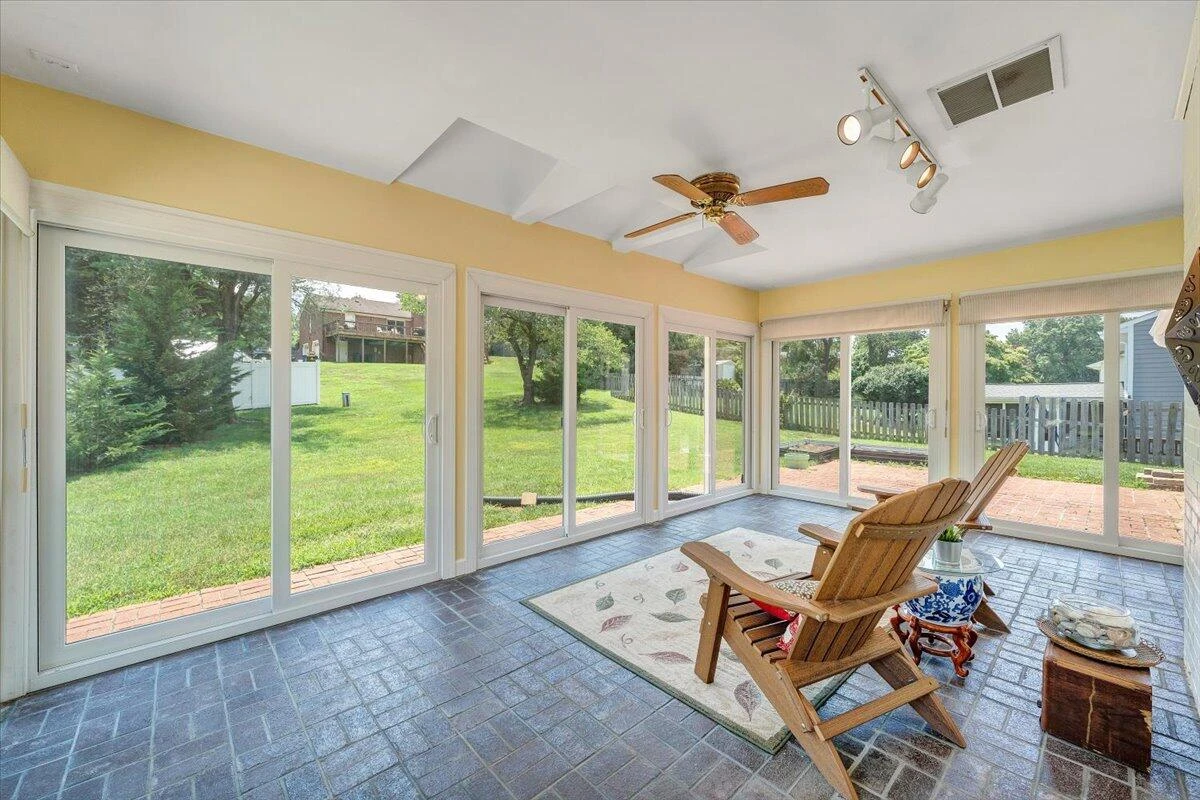 136 Grimes ST - Photo 22