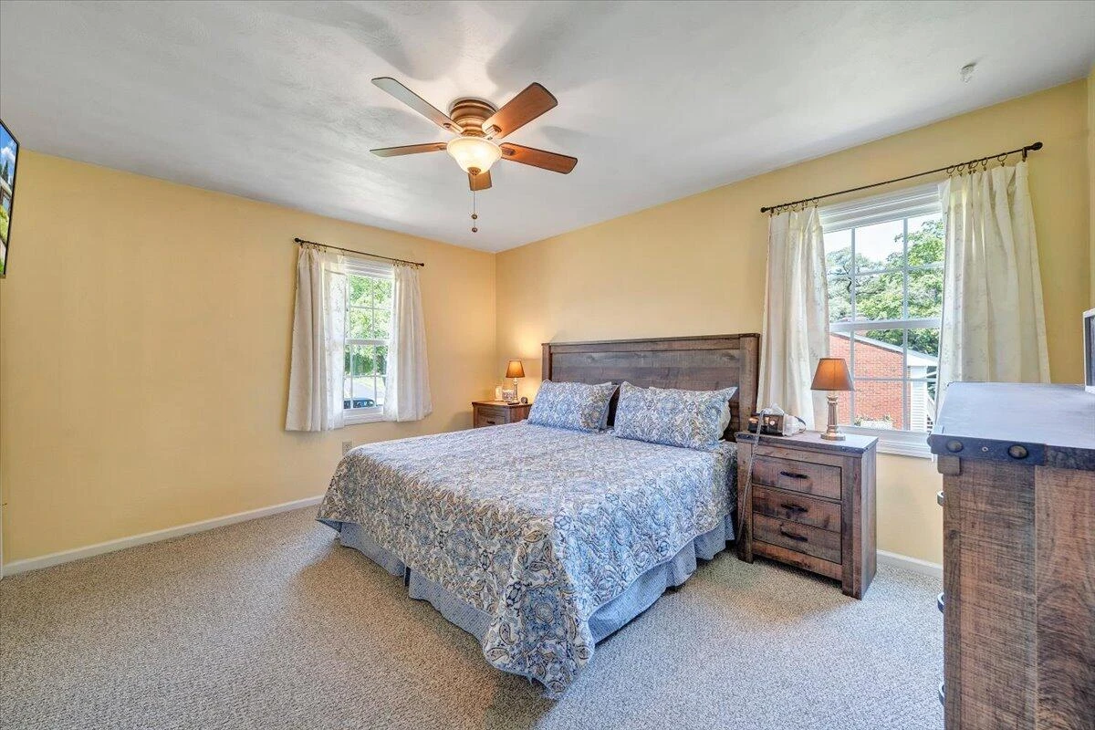 136 Grimes ST - Photo 32