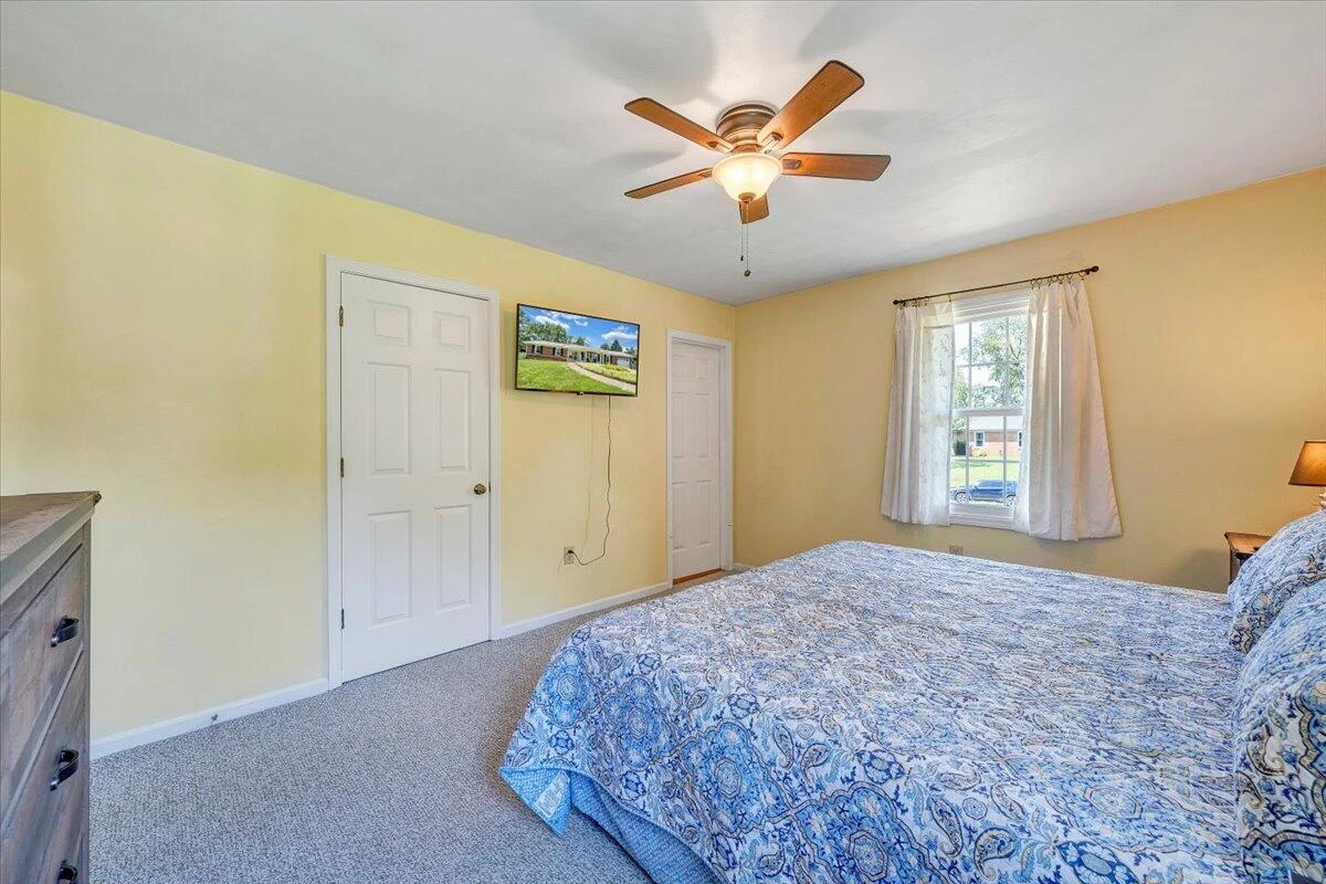 136 Grimes ST - Photo 33