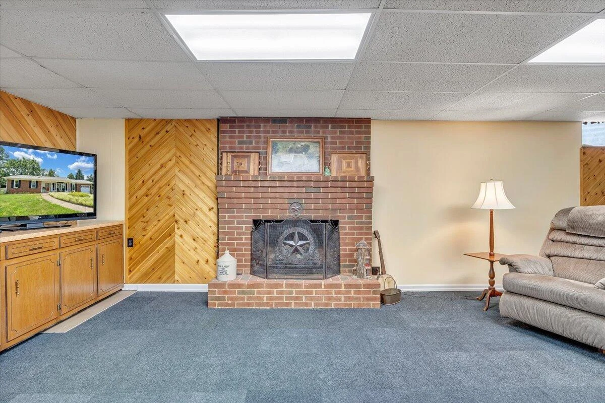 136 Grimes ST - Photo 43