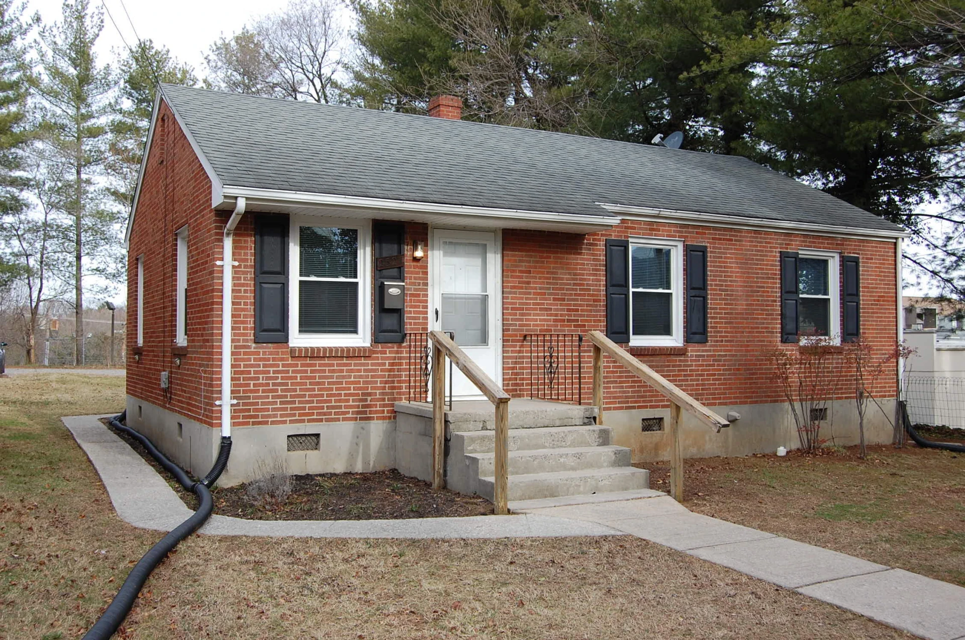 2527 Sanford AVE SW - Photo 12