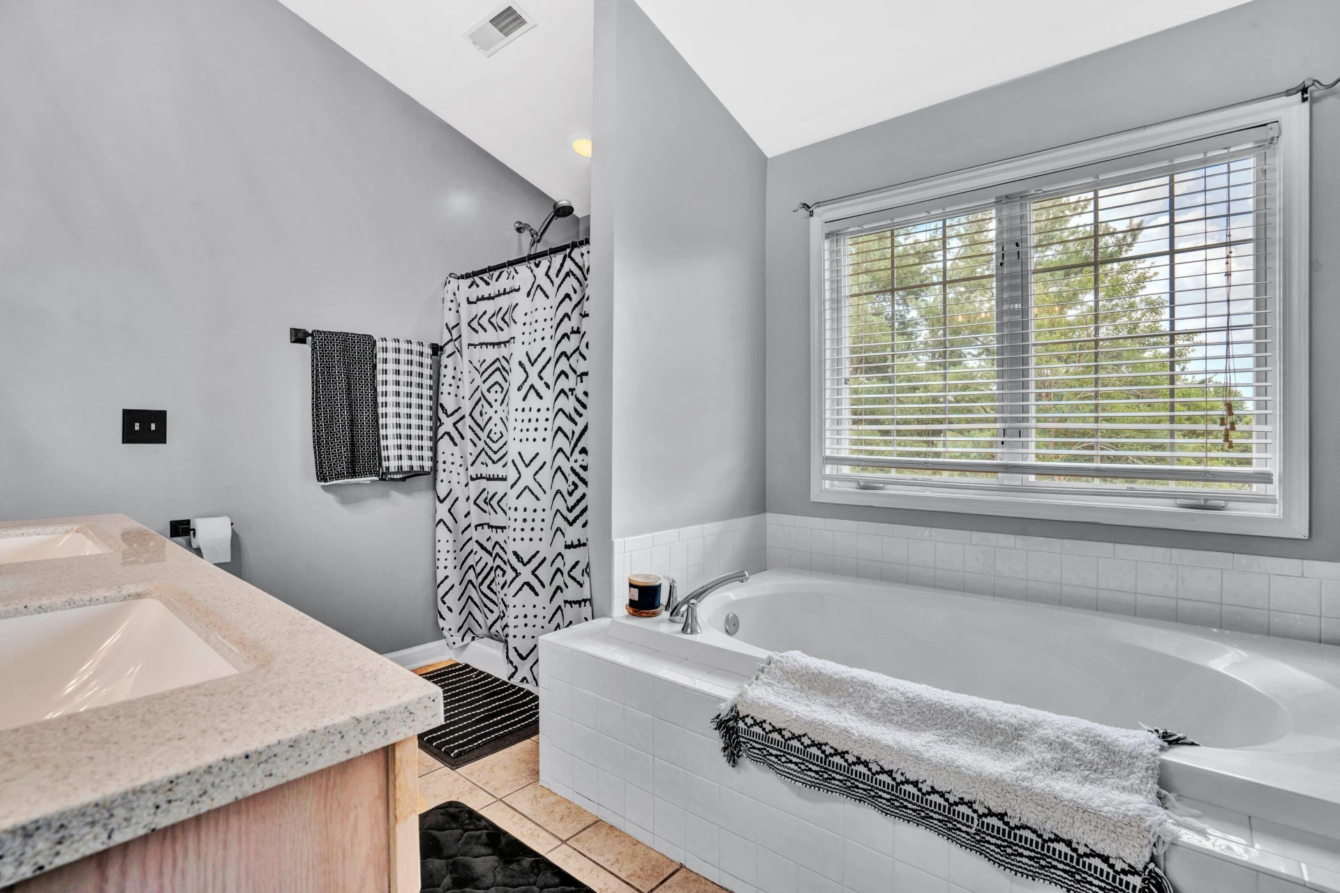 1744 High Gate LN - Photo 28