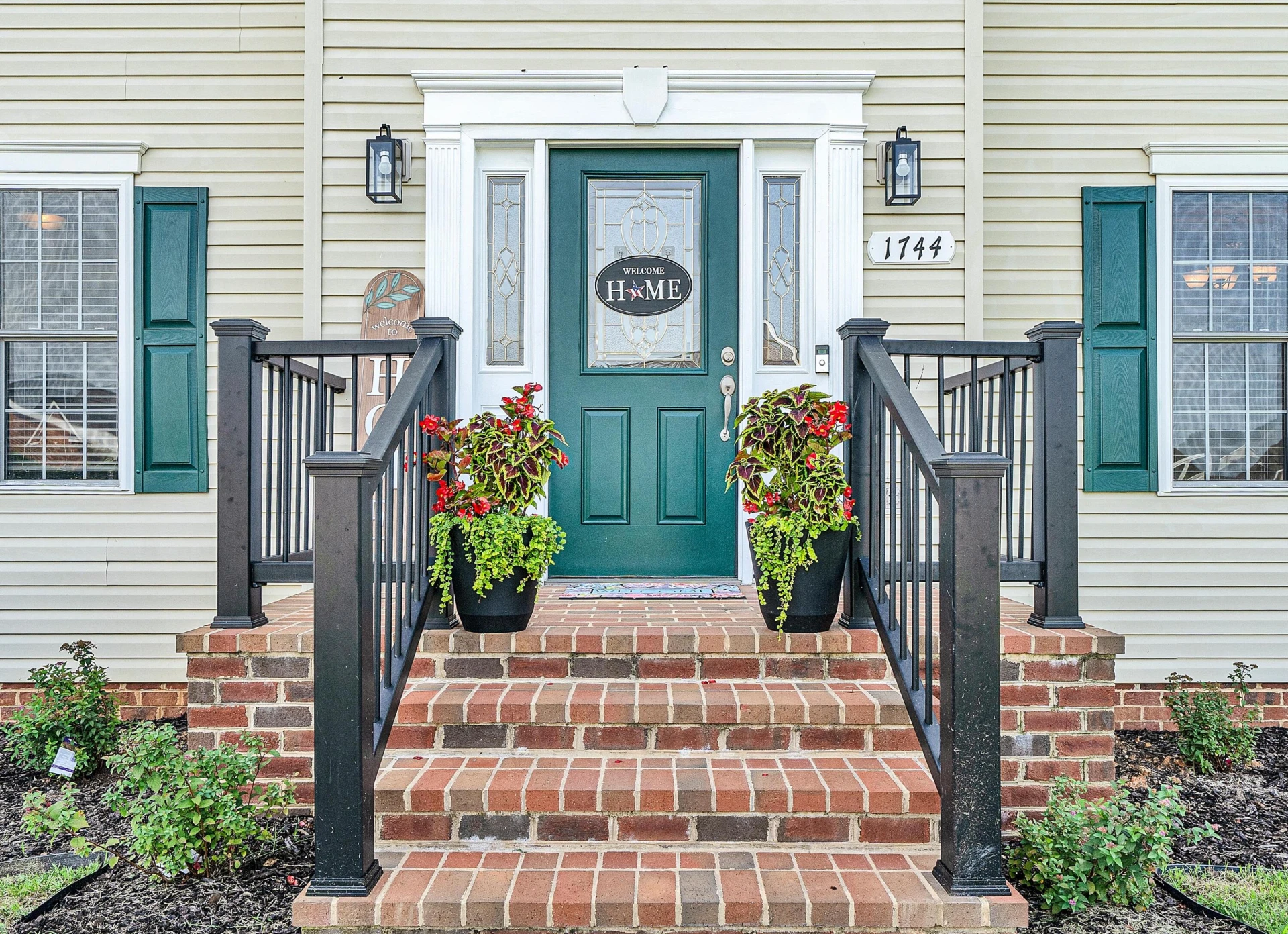 1744 High Gate LN - Photo 3