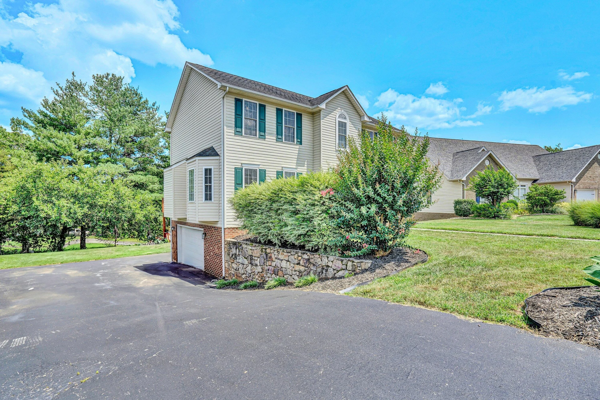 1744 High Gate LN - Photo 5