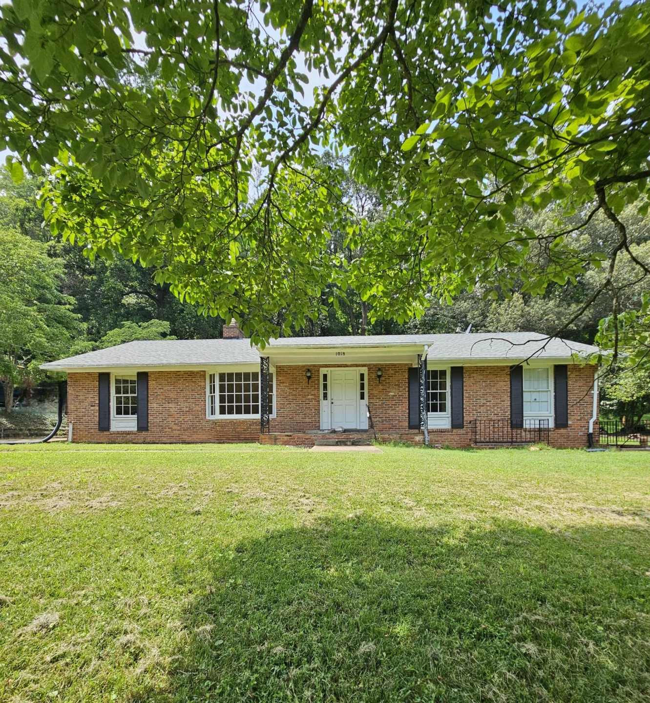 1018 Morningside LN