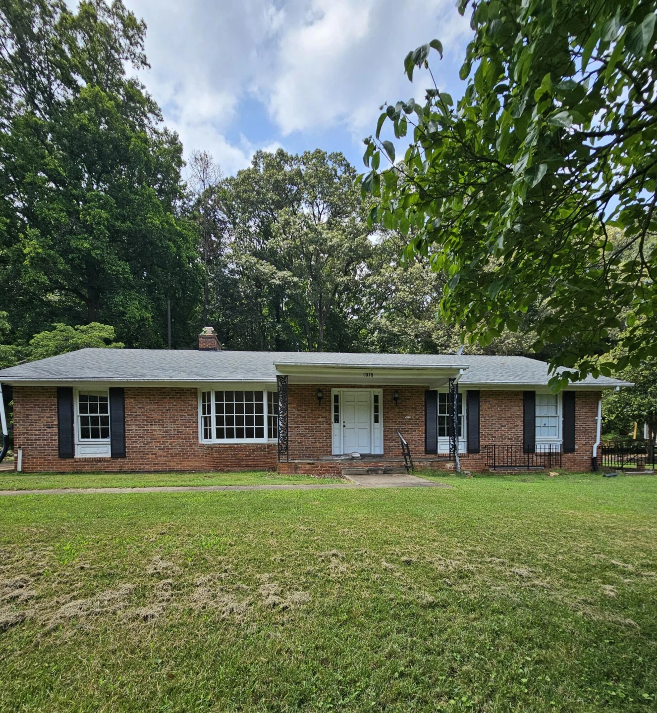 1018 Morningside LN - Photo 3