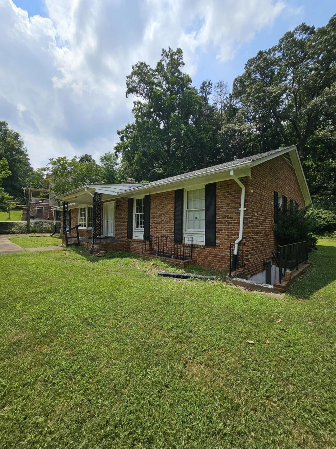 1018 Morningside LN - Photo 4