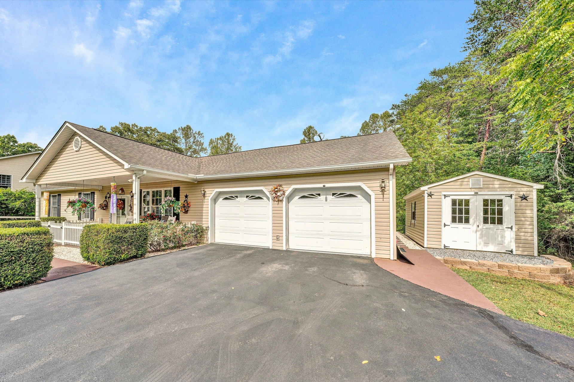 4828 Hardy RD