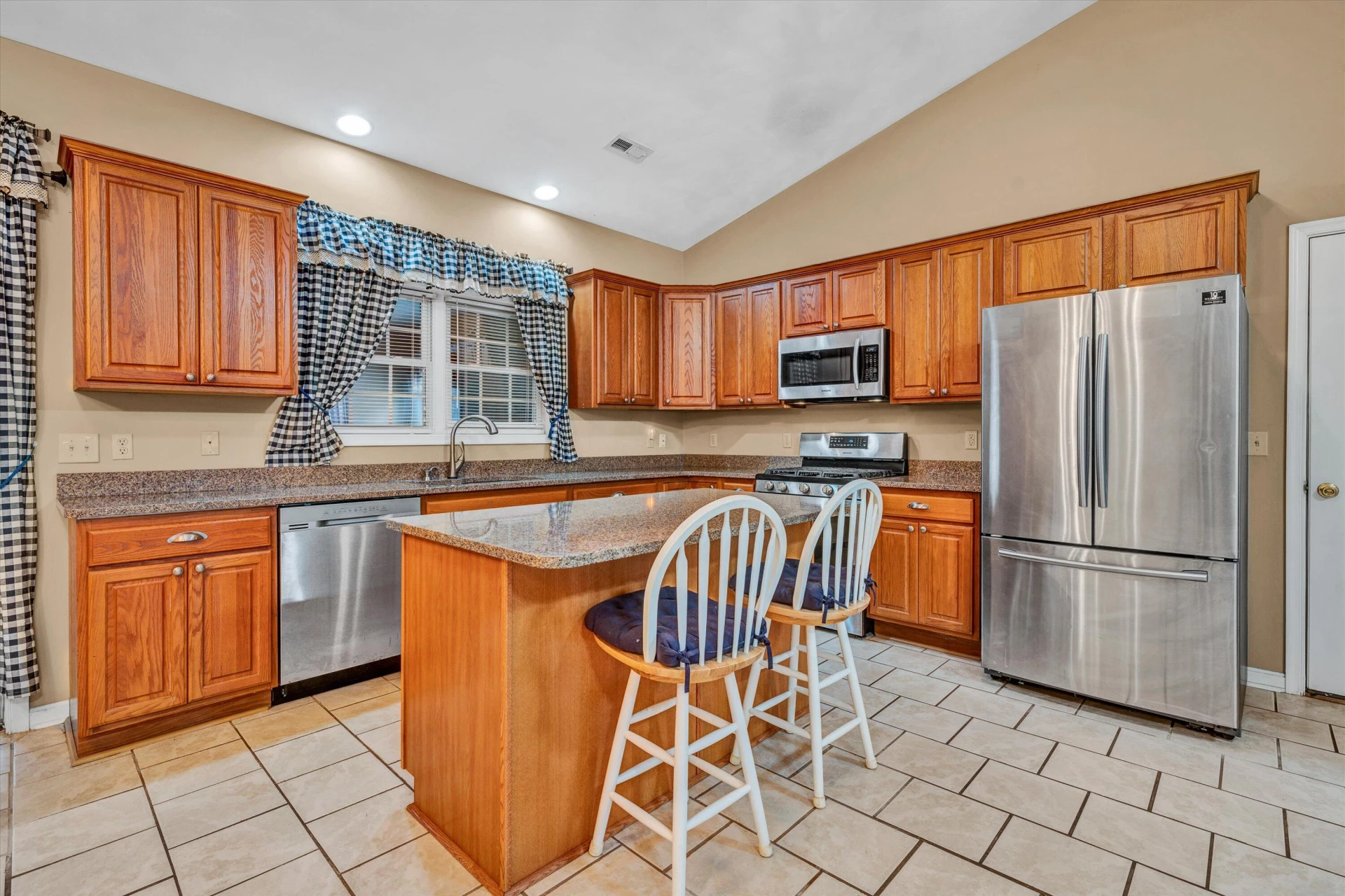 4828 Hardy RD - Photo 10
