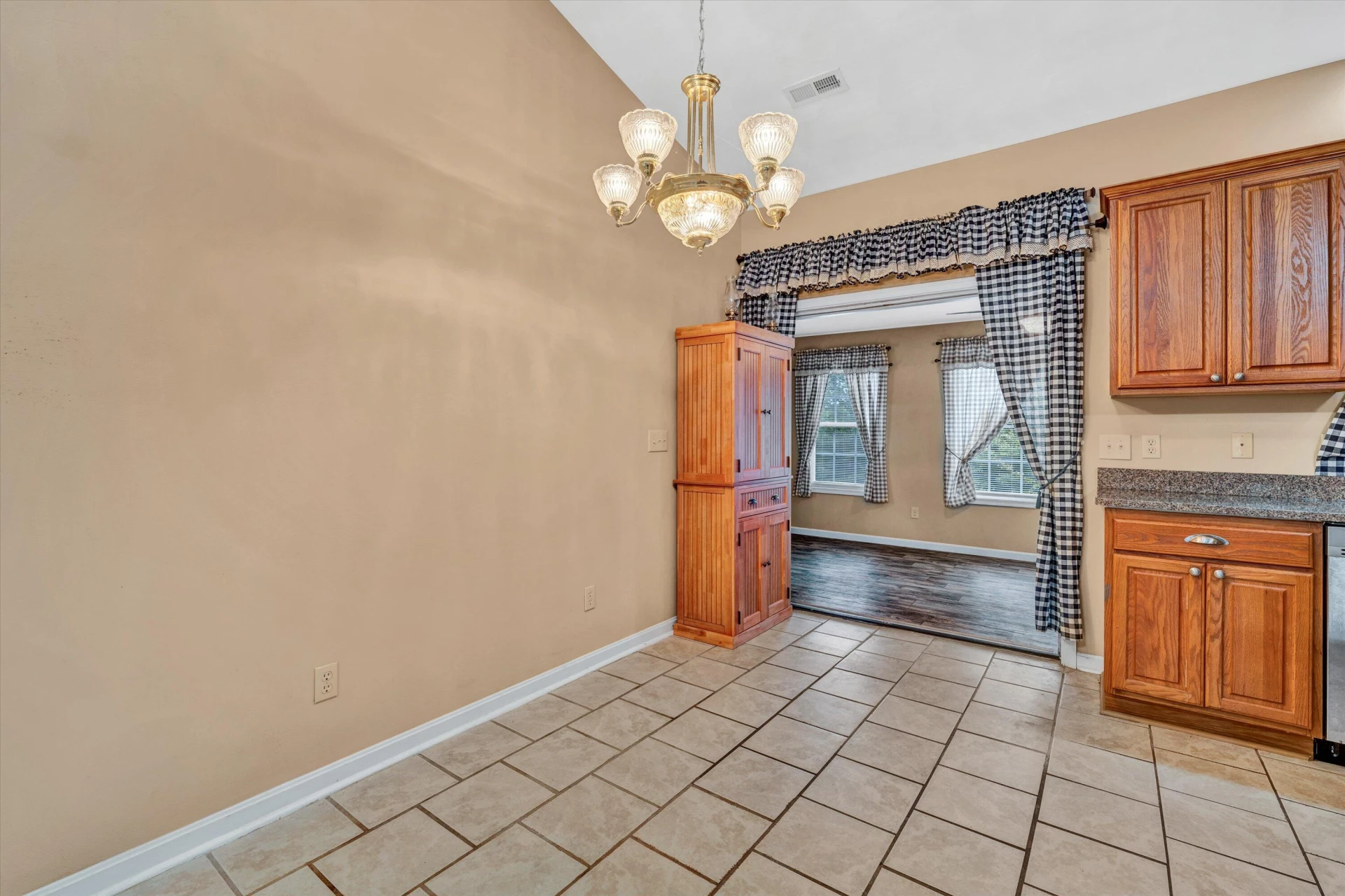 4828 Hardy RD - Photo 22