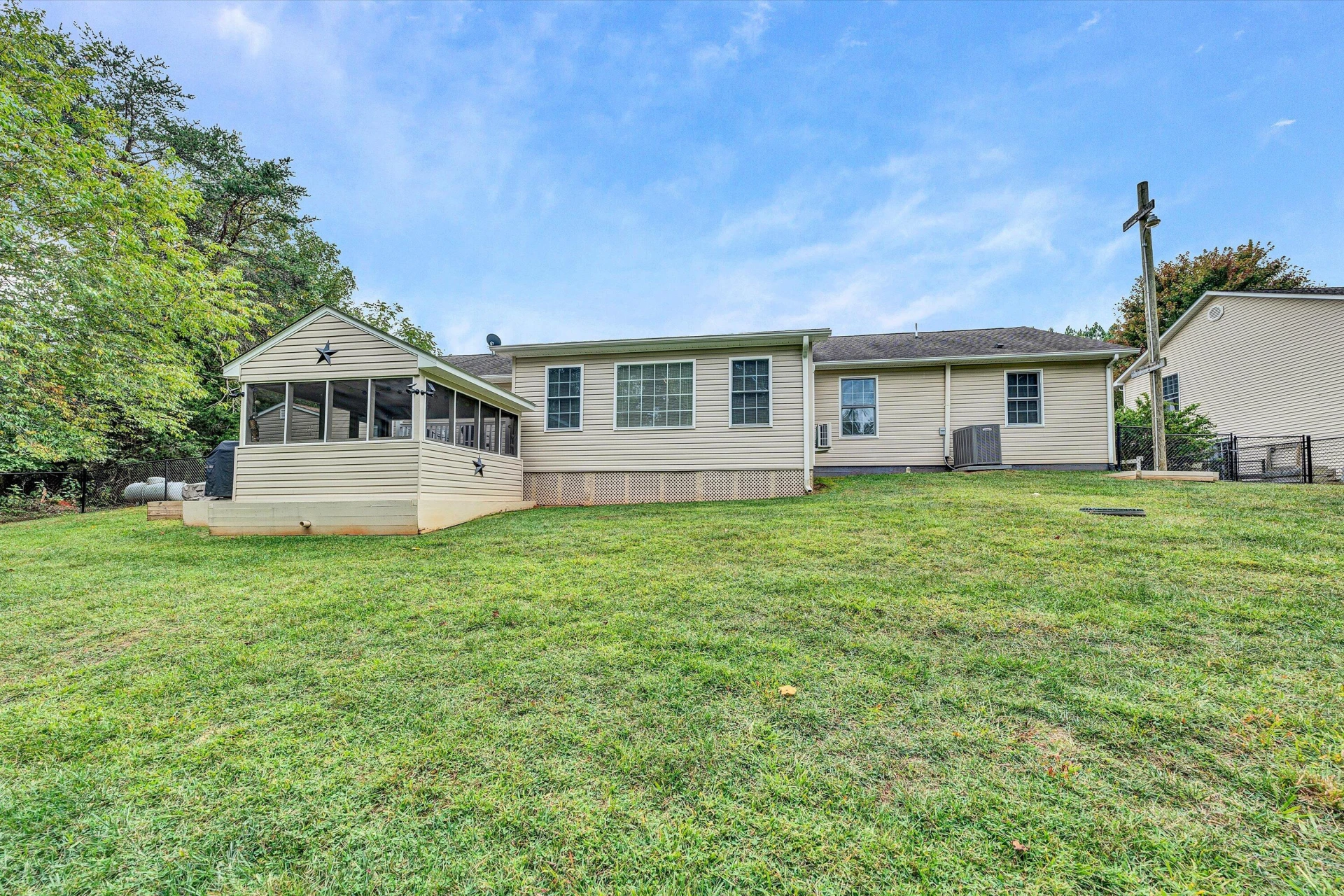 4828 Hardy RD - Photo 34
