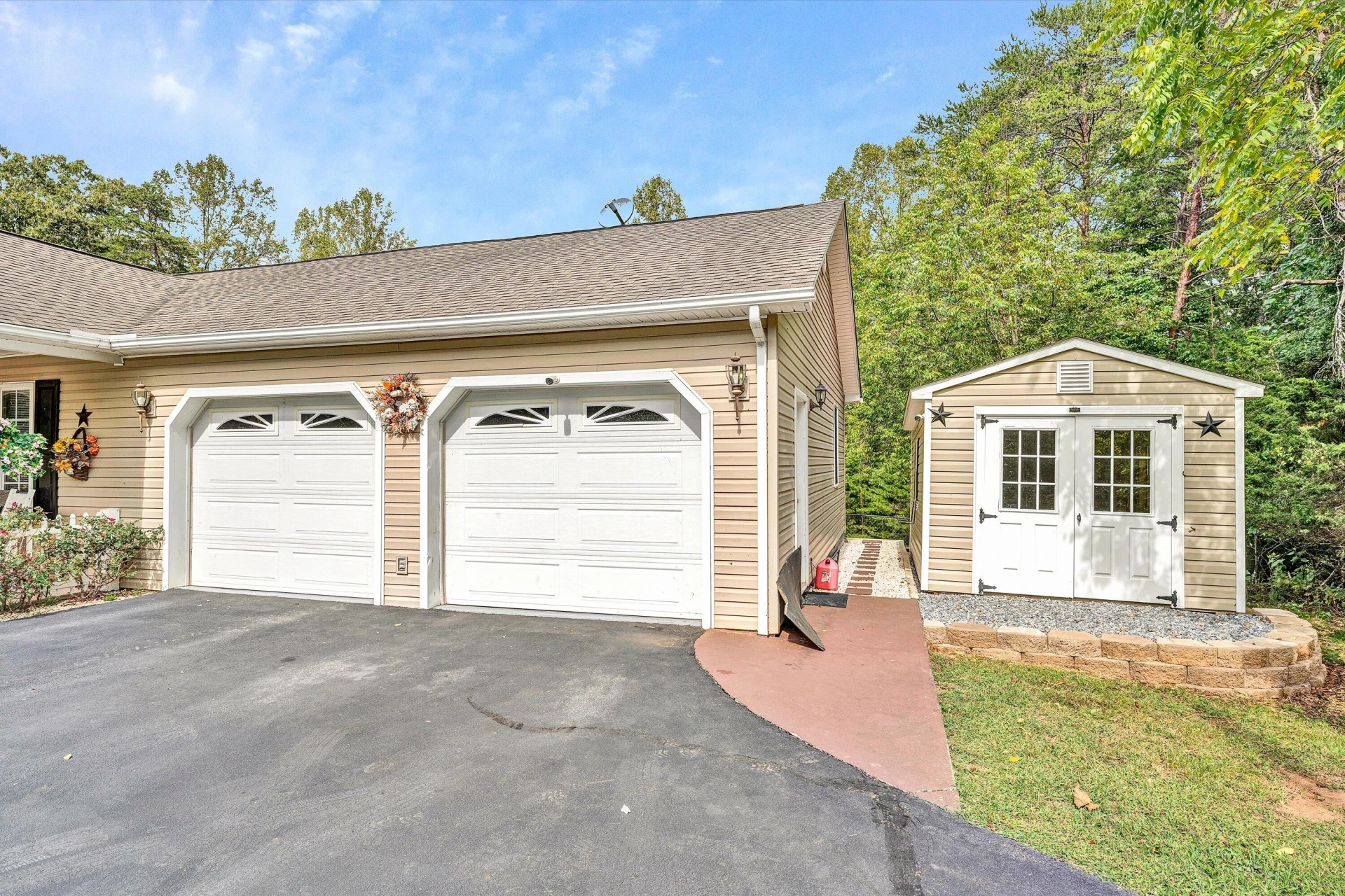 4828 Hardy RD - Photo 38