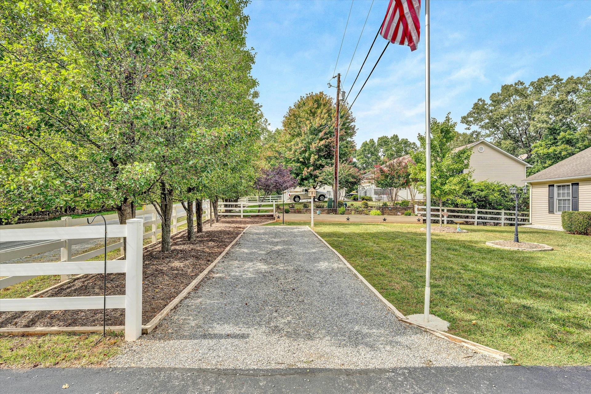 4828 Hardy RD - Photo 4