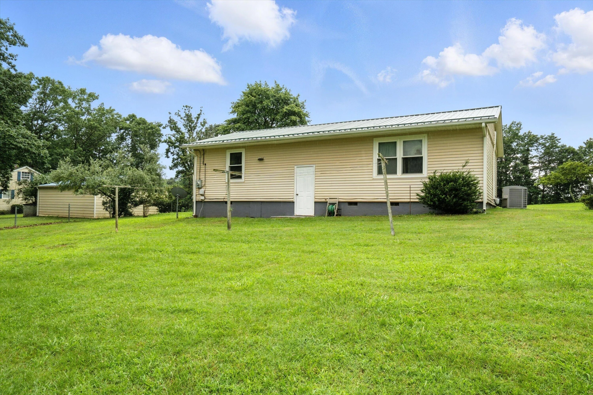 1130 DEEPWOODS RD - Photo 22