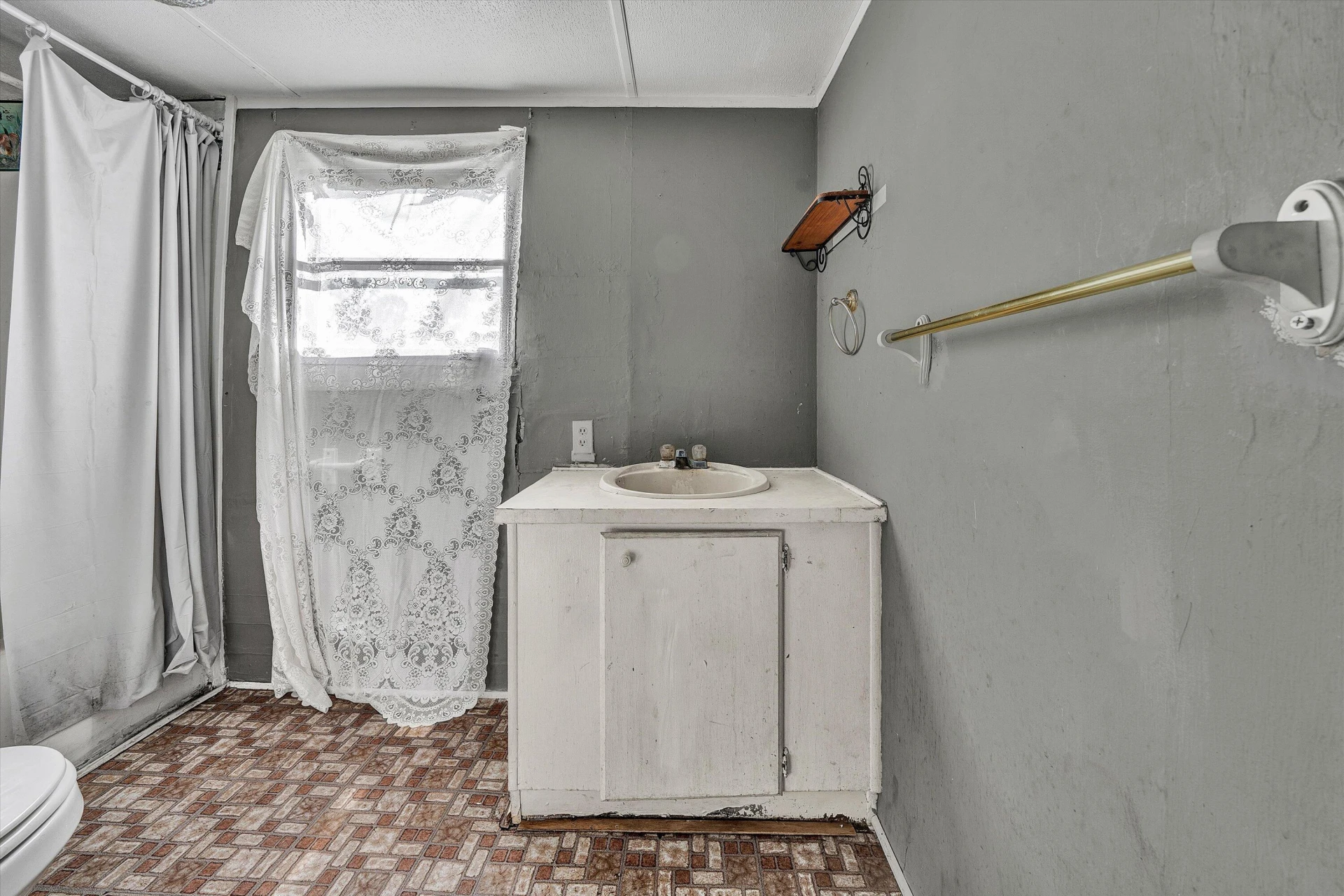 1130 DEEPWOODS RD - Photo 31