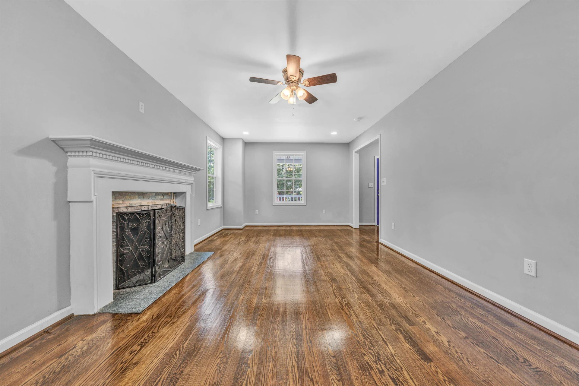 1923 Brandon AVE SW - Photo 8