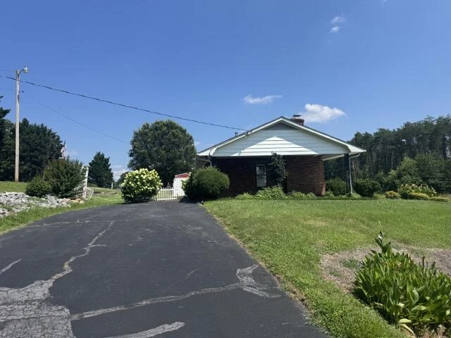 1044 Stoney Mountain RD - Photo 5