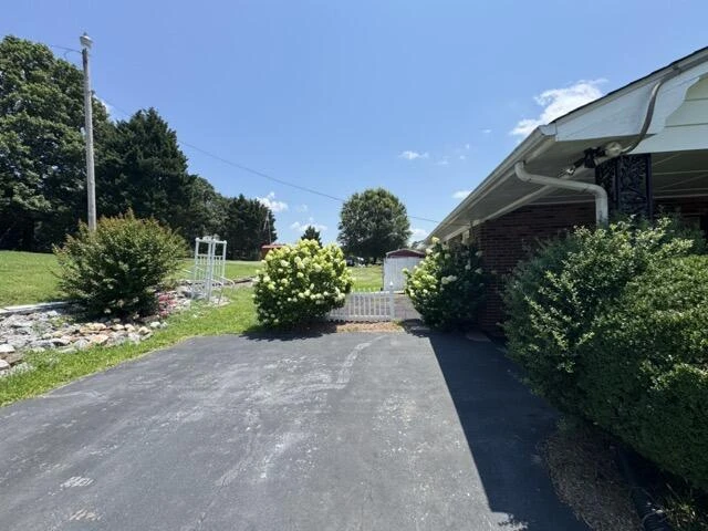 1044 Stoney Mountain RD - Photo 6