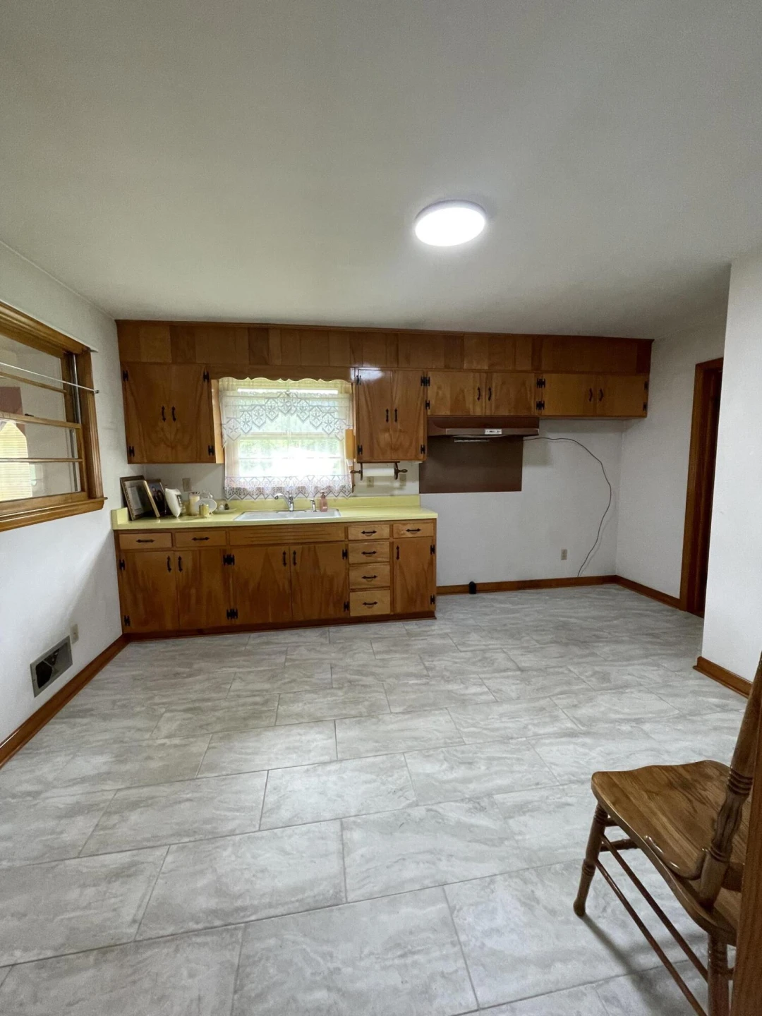 1156 Rosemont LN - Photo 16